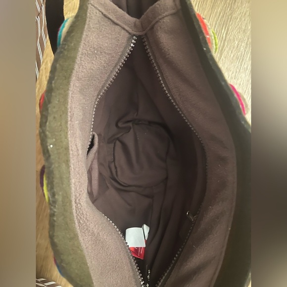 Handmade Peruvian Colorful Polka Dot Handbag made with sheep’s wool felt - Picture 6 of 8